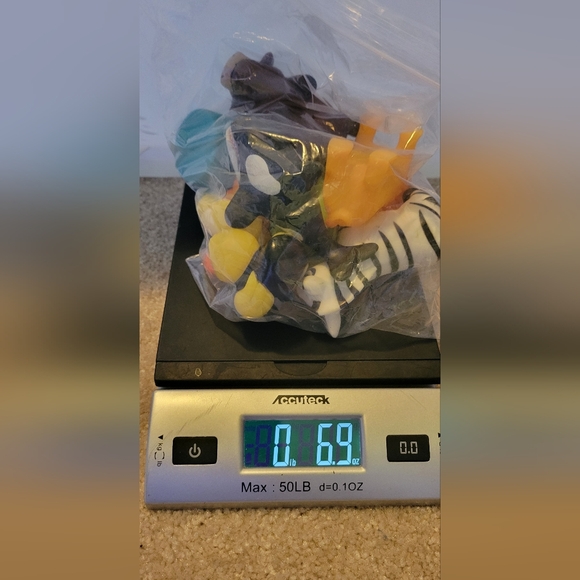 8 animal rubber bath toys - never used in water - Picture 7 of 7